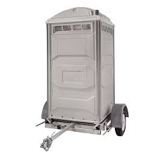 Toilet with Trailer (Maui Only)